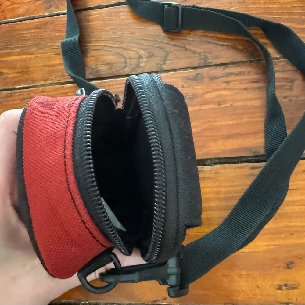 Lowepro ultracompact zippered